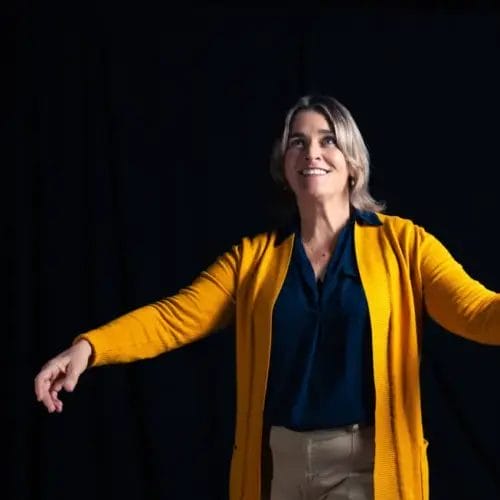 THE BUZZ: Donna Orbits the Moon: The Stage Is Yours